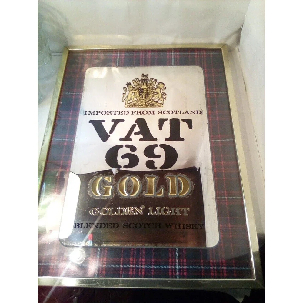 Vintage VAT 69 Golden Light Gold Blended Scotch Whisky Bar Pub Dive Wall Mirror